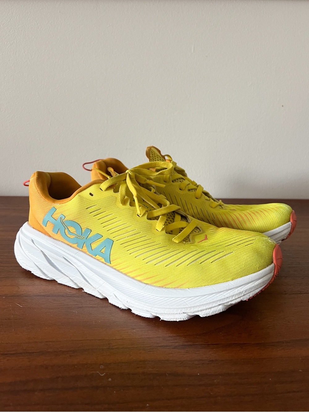 Hoka One One Rincon 3 Running Shoes Yellow Orange Men's Size 8.5D 1119395 IRYL